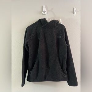 North Face Sherpa pullover‎ women’s size S